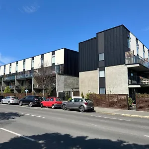 Apartment 2 Bedroom Pad With Free Car Park, Christchurch