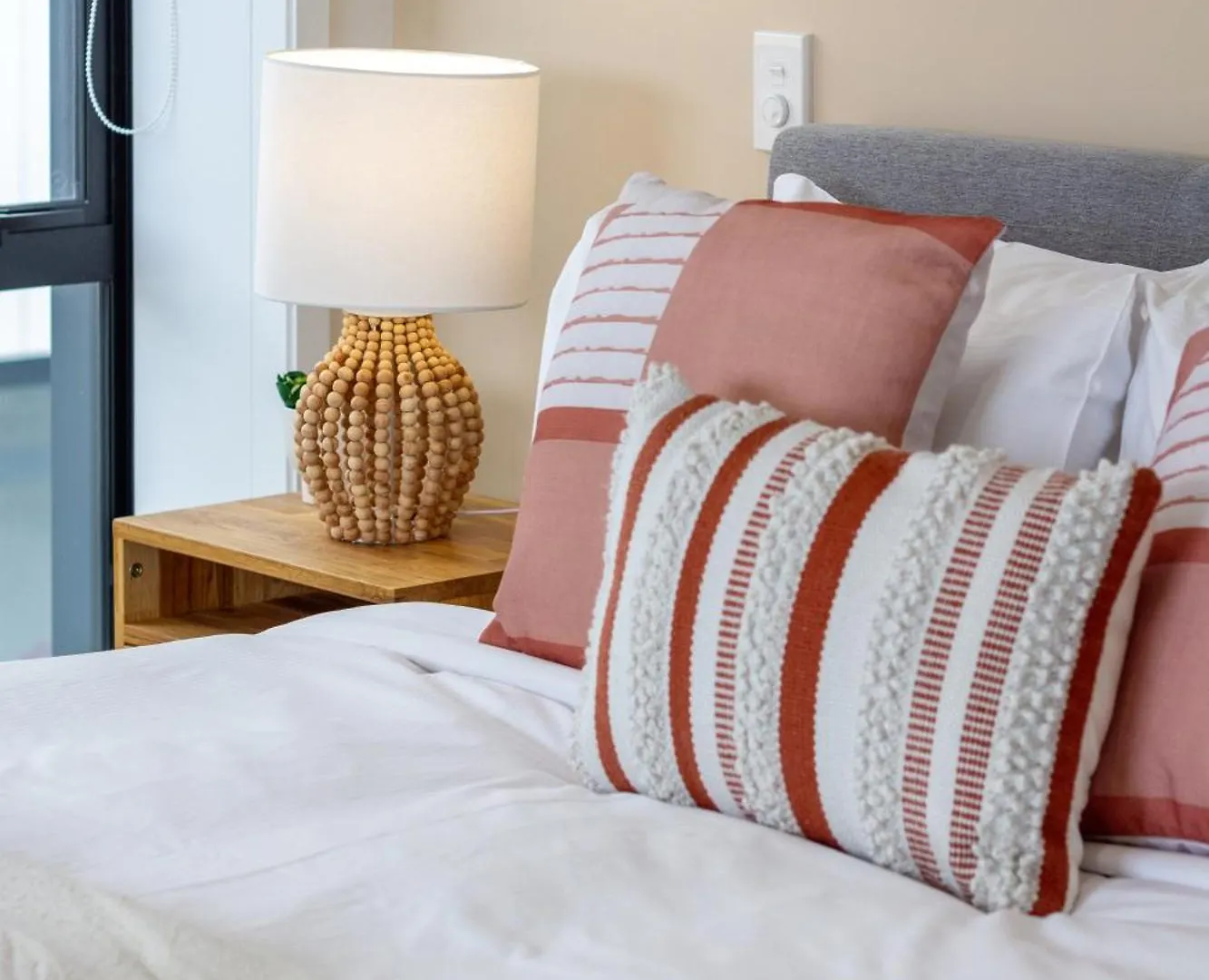 Modern City Lifestyle: 2 Bedroom 1 Bath Christchurch Nieuw-Zeeland