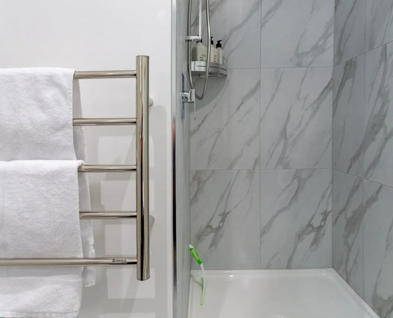 Modern City Lifestyle: 2 Bedroom 1 Bath Christchurch 0*,
